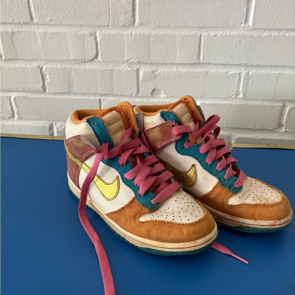 Nike Dunk 6.0 High Swan Metallic Gold— Size W6.5 inches - Picture 2 of 5